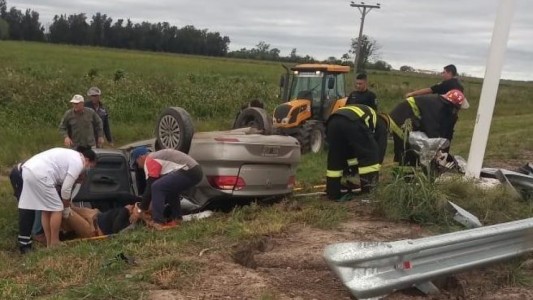 Personal de Salud viajaba a Reconquista y sufrió un grave accidente