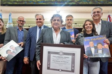 "Tratamos de llevar a Santa Fe como estandarte": Los Palmeras, reconocidos en la Legislatura