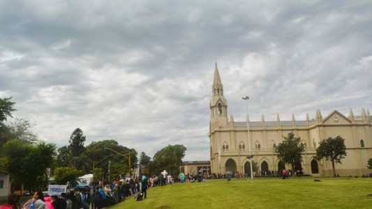 Con peregrinaciones y misas, los santafesinos disfrutan de la Fiesta de la Virgen de Guadalupe