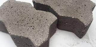 Se presentó un proyecto para pavimentar calles con adoquines de plástico reciclado