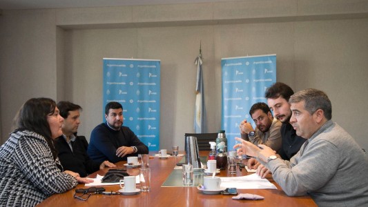 Marcos Cleri y Alejandra Obeid entregaron el proyecto de ley para el traspaso a la provincia del Hospital Sayago y el LIF