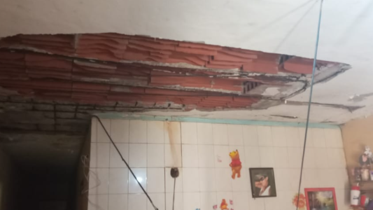 Temor de los vecinos de barrio Acería por derrumbes en los monoblocks