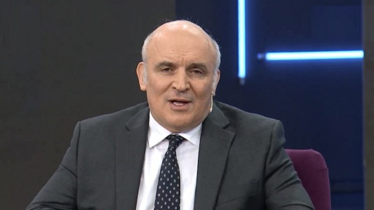 Espert: "Al lado de Feletti, Guzmán es Einstein"