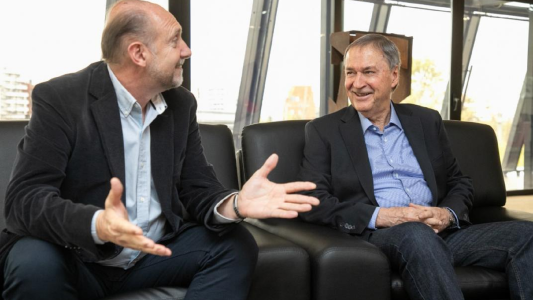 Perotti comenzó la misión oficial del Gobierno Provincial en Kuwait