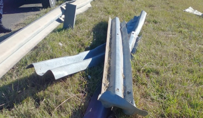 Insólito: fueron detenidos cuando robaban los guardarrails