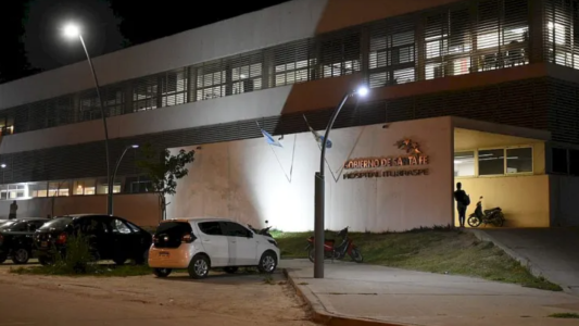 Golpeó a su hijastro internado en el Iturraspe y lo detuvieron