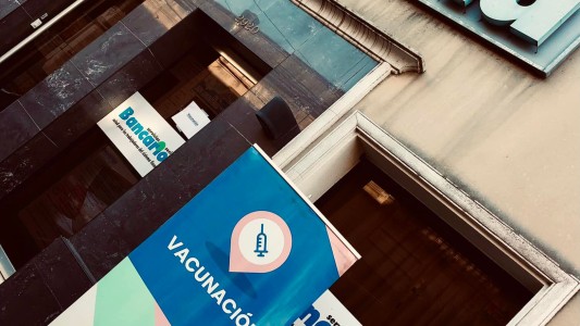 Comenzó la vacunación en la sede de La Bancaria