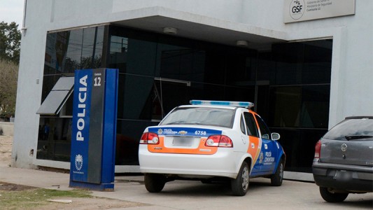 Detuvieron a un subjefe policial de Rosario que tenia dos autos robados en su poder