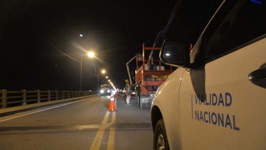 Esta noche habrá carril reducido en el Puente Carretero por la colocación de nuevas luces