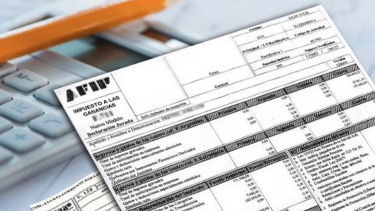 El piso de Ganancias subirá en junio para que impacte en aguinaldos