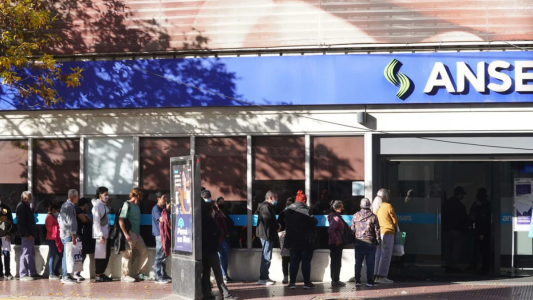 Jubilados, pensionados y AUH: Calendario de la Anses de pagos de junio