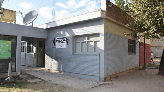 Los vecinos de Barrio El Pozo creen que son más de tres los internos que se fugaron