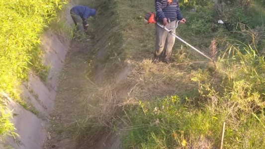 La Municipalidad concreta el mantenimiento de desagües en Colastiné