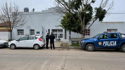 En una revuelta de presos quemaron con leche caliente a 2 policías