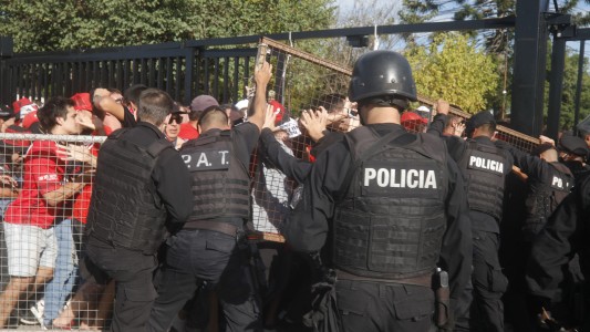 Colón tendrá a disposición la Tribuna Sur en "un clásico de altísimo riesgo"