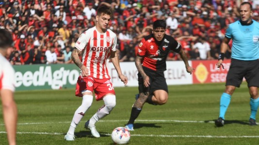 Comenzó el partido entre Colón y Unión