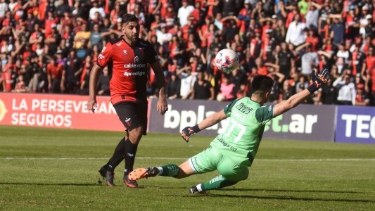 Colón recibe a River buscando quebrar su mala racha en el certamen local