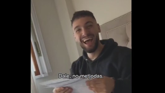 Video: la chica que le regaló a su novio pasajes para el Mundial de Qatar