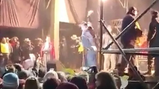 La policía lo bajó de un escenario al Chaqueño Palavecino