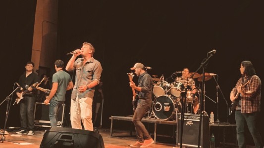 Demos Comunidad Cultural Emergente presenta un homenaje a Patricio Rey de la mano de “Ese empalagoso show”