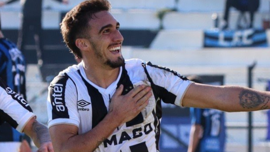 Unión hizo una oferta millonaria por un delantero uruguayo