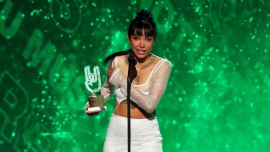 María Becerra ganó un premio y se lo dedicó a su ex: "Nos fuimos realmente mundiales"