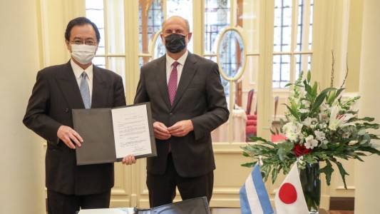 En Santa Fe, Perotti se reunió con el Embajador de Japón