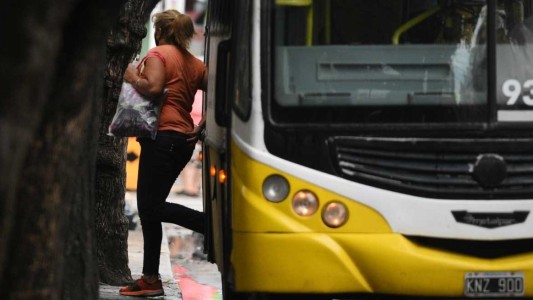 Restricción nocturna en el transporte: piden que el último colectivo salga a las 22