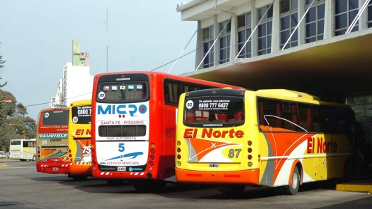 El transporte interurbano también se suma a la restricción del servicio nocturno