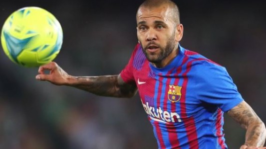 La curiosa búsqueda de equipo por Instagram de Dani Alves tras quedar libre del Barcelona