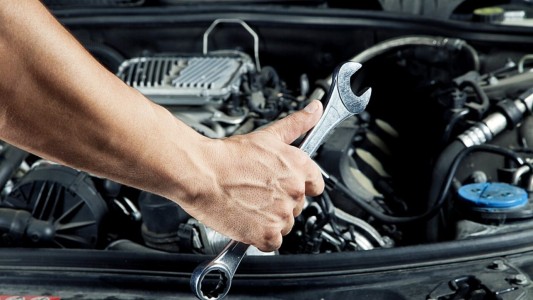 Preocupación de mecánicos y repuesteros por la falta de insumos para vehículos