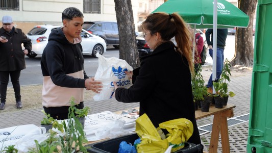 La ciudad dio inicio a la campaña Desembolsate en el Parque Alberdi