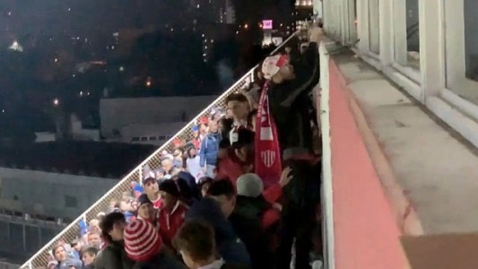 Dos periodistas uruguayos y un hincha de Nacional debieron recibir curaciones en el Cullen