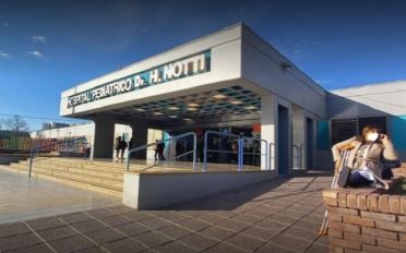 Una nena de 4 años fue atropellada por su papá con un camión y está internada con estado reservado