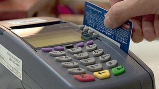 Sube el reintegro hasta $4.057 por compras con tarjeta de débito