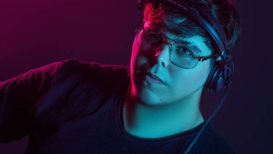 Nico Servidio: el DJ que se inició en la música con la notebook de Conectar Igualdad y ahora cuenta millones de escuchas en Spotify