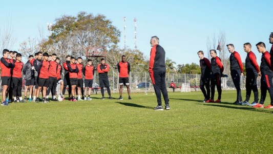El plantel Sabalero viaja a La Plata para jugar contra Gimnasia