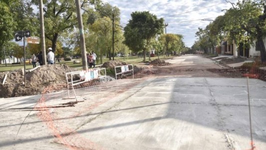 Avanzan las obras de pavimentación y desagüe en barrio Transporte