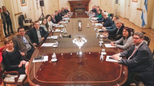 El Gobierno trabaja en un dólar diferenciado para turistas