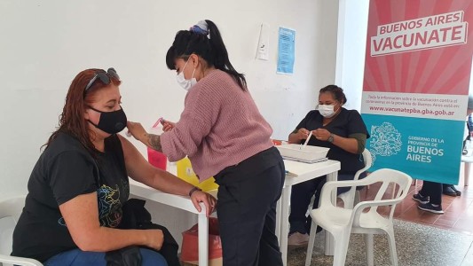 Mayores de 50 años pueden aplicarse la quinta dosis contra el coronavirus en territorio bonaerense