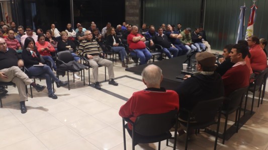 Trabajadores municipales decretaron un paro de 72 horas con movilización