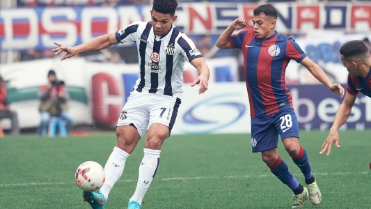 Talleres empató con San Lorenzo con un jugador menos