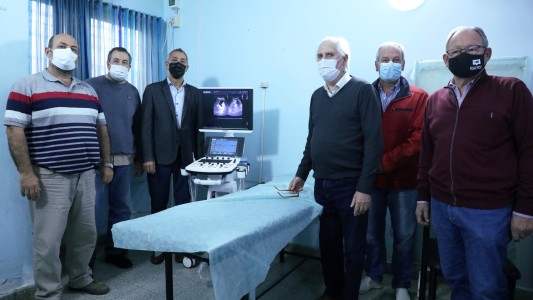 El gobierno de la provincia entregó un nuevo ecógrafo al Samco de Santo Tomé