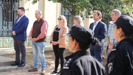 Entrega de móviles policiales en los departamentos San Javier y Garay