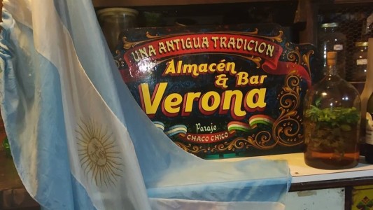 Como es tradición, el Almacén Verona ofrece su caña con ruda