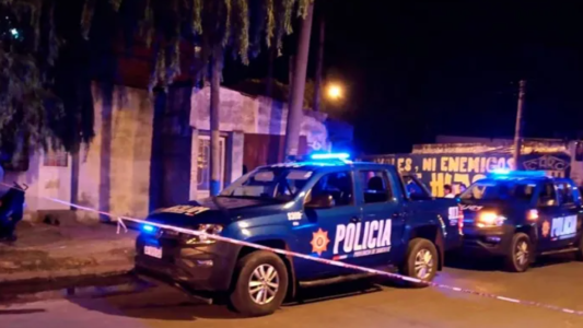 Llamó a la policía y confesó que mató a un hombre y lo enterró en su patio