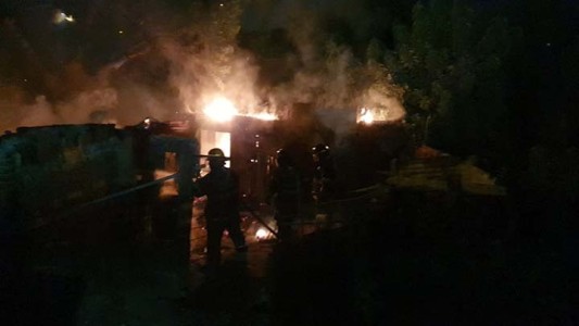 Una familia perdió su casa por un incendio en barrio 29 de Abril