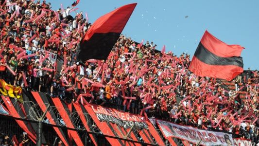 Autorizaron el ingreso de banderas a la cancha de Colón