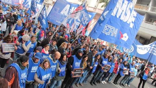 Paran médicos, docentes y estatales: habrá una marcha a Casa de Gobierno