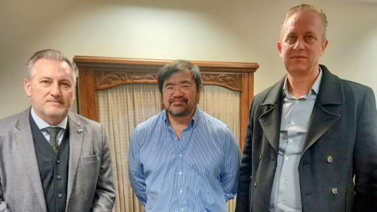 Fuego en las islas: Lewandowski y Rabbia se reunieron con el fiscal de Victoria, Claudio Kishimoto